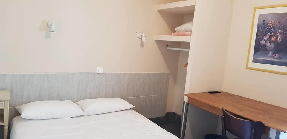 Hotel A La Croix De Malte لورد المظهر الخارجي الصورة