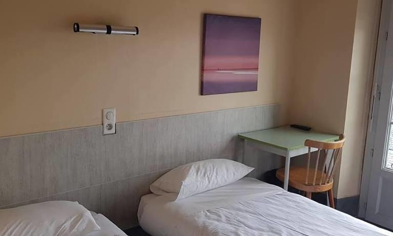 Hotel A La Croix De Malte لورد المظهر الخارجي الصورة