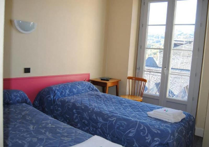 Hotel A La Croix De Malte لورد المظهر الخارجي الصورة